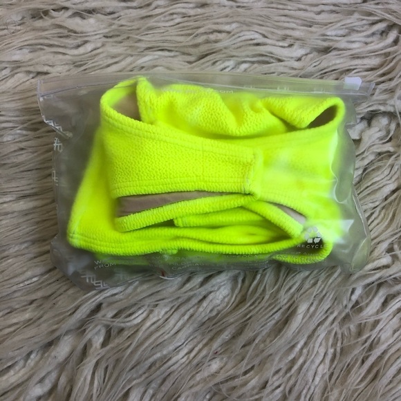 PilyQ Pineapple Reef Tube Bandeau Teeny Bikini NWT - Picture 7 of 10